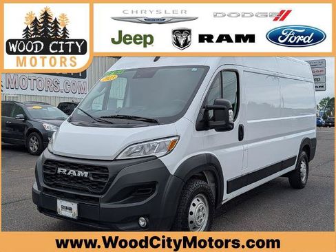 Used 2023 RAM ProMaster 2500 w/ Driver Convenience Group FWD image 1