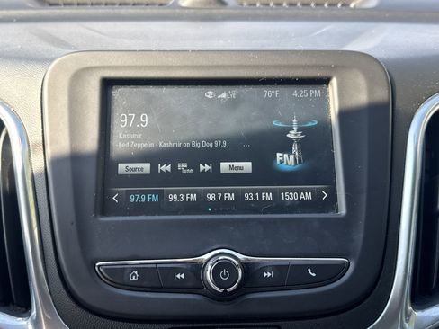 Used 2018 Chevrolet Equinox LS image 16