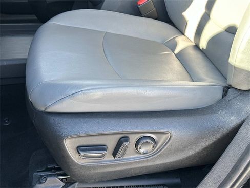 Used 2024 Toyota Sienna XLE image 18