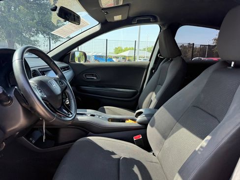 Used 2019 Honda HR-V Sport image 10