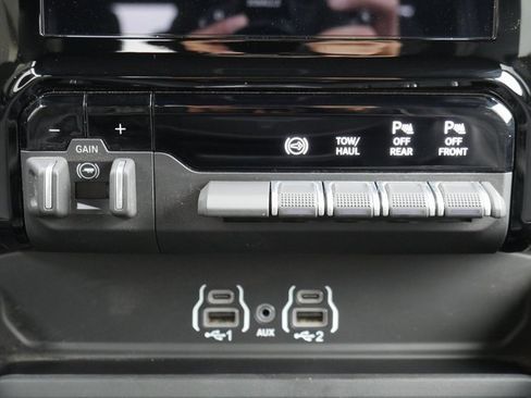 Used 2025 RAM 2500 Laramie image 19