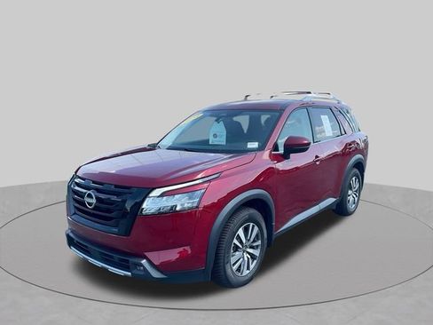 Used 2023 Nissan Pathfinder SL w/ Black Appearance Package AWD/4WD image 5