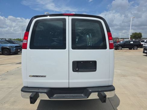 Used 2025 Chevrolet Express 2500 w/ Driver Convenience Package RWD image 7