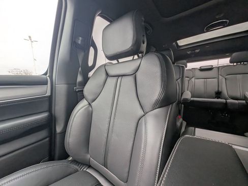 New 2026 Jeep Grand Wagoneer L Limited image 12