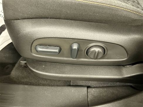 Used 2023 Chevrolet Equinox LT image 10