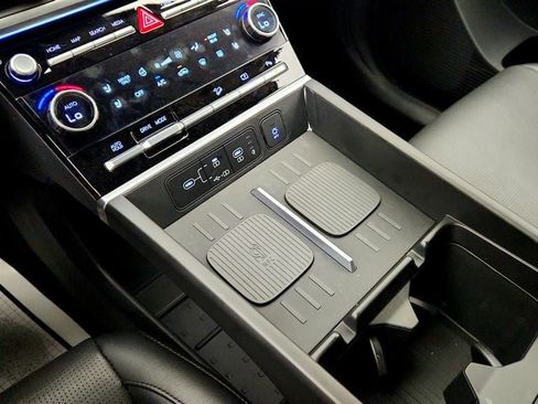 Used 2025 Hyundai Santa Fe Limited FWD image 16