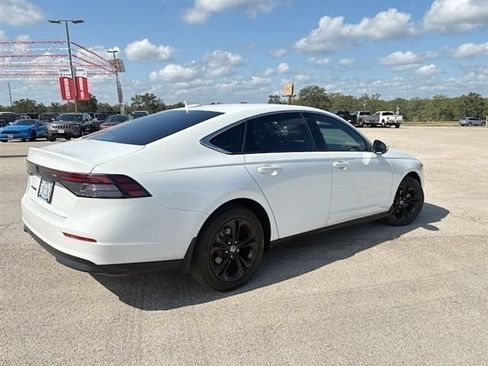 Used 2024 Honda Accord EX image 2