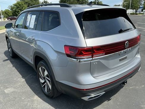 Used 2025 Volkswagen Atlas SE AWD/4WD image 10