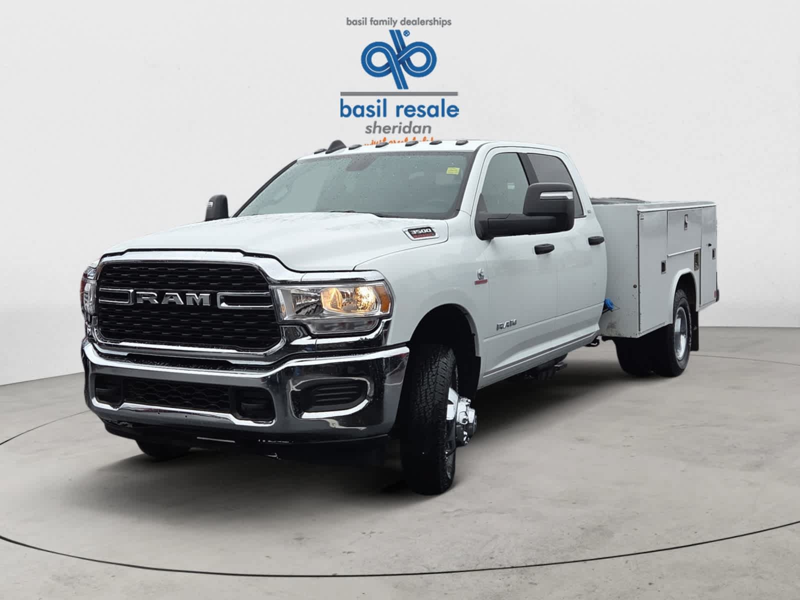 Used 2024 RAM 3500 SLT w/ Quick Order Package 2YG SLT AWD/4WD image 3