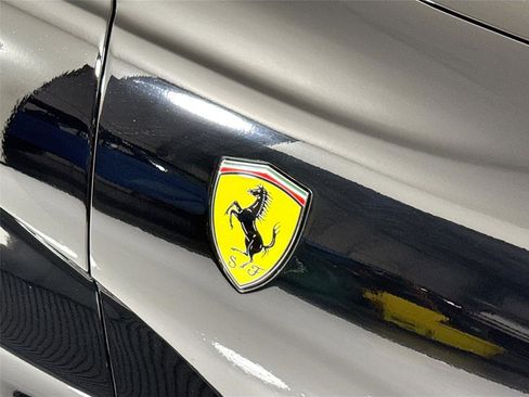Used 2018 Ferrari 812 Superfast image 32