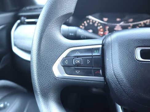 Used 2024 Jeep Compass Sport image 19