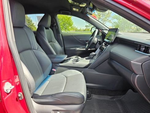 Used 2021 Toyota Venza XLE w/ Softex Package AWD/4WD image 10