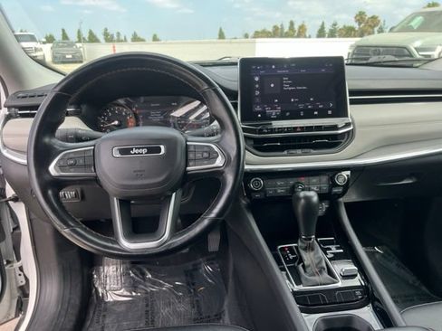 Used 2022 Jeep Compass Limited w/ Mopar Graphics Package AWD/4WD image 14