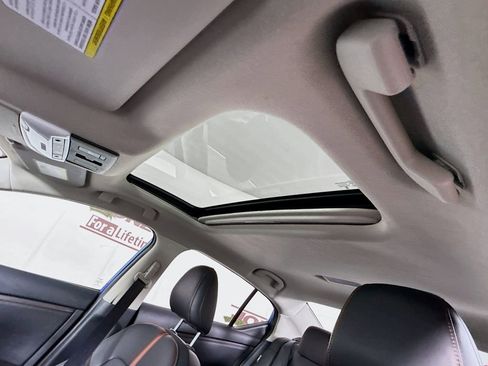 Certified 2024 Nissan Sentra SR w/ SR Premium Package FWD image 10