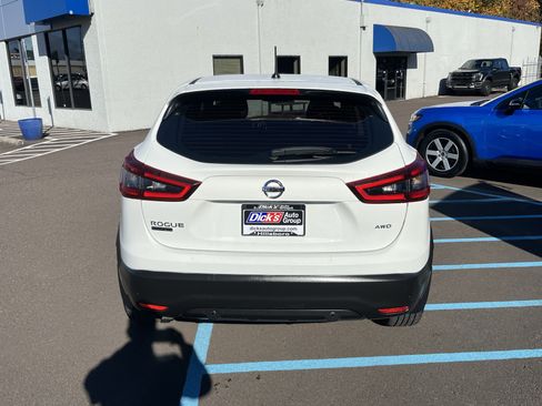 Used 2022 Nissan Rogue Sport S image 4