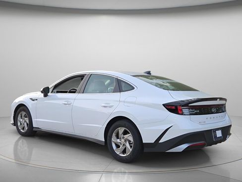 Used 2025 Hyundai Sonata SE FWD image 6