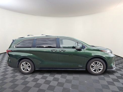 Certified 2021 Toyota Sienna Limited AWD/4WD image 7