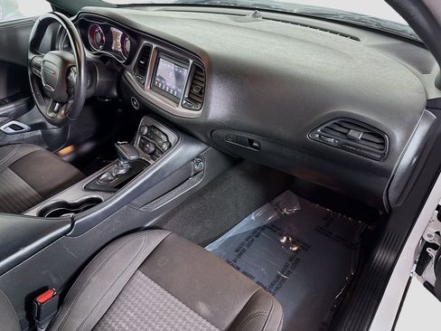 Used 2023 Dodge Challenger SXT image 28