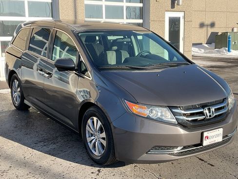 Used 2016 Honda Odyssey SE image 3