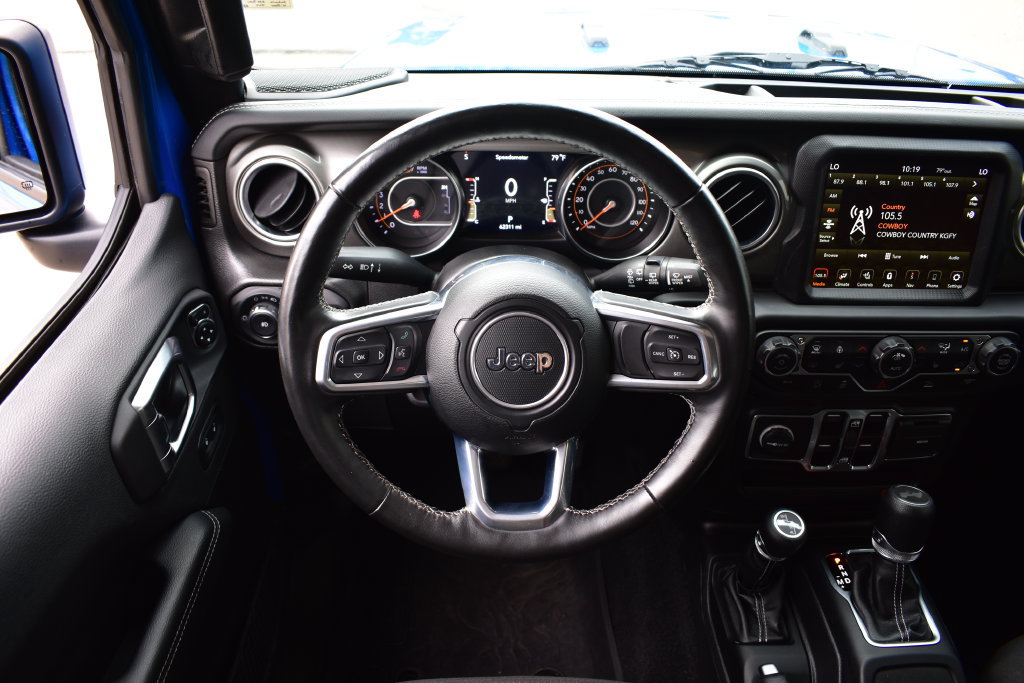 Used 2023 Jeep Wrangler Unlimited Sahara w/ Cold Weather Group AWD/4WD image 43