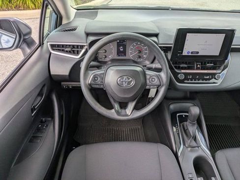 Used 2025 Toyota Corolla LE FWD image 15