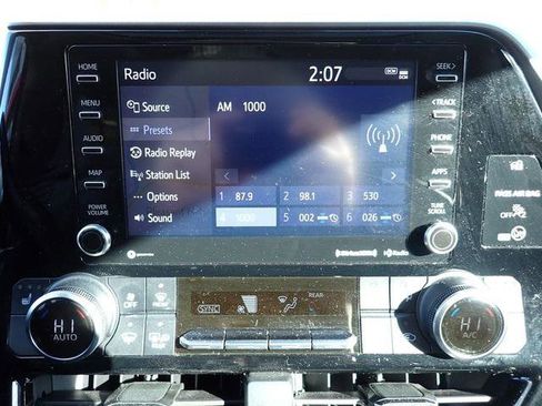 Certified 2022 Toyota Highlander XLE image 28