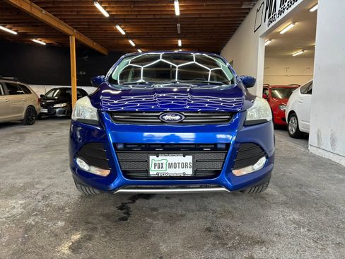 Used 2016 Ford Escape SE w/ SE Cold Weather Package FWD image 3