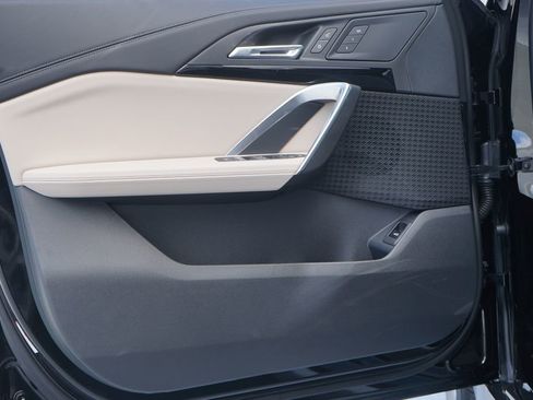 Used 2025 BMW X1 xDrive28i w/ Convenience Package image 8