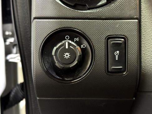 Used 2016 Ford F550 2WD Crew Cab Super Duty image 23