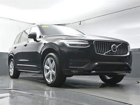 Used 2021 Volvo XC90 T5 Momentum w/ Climate Package image 34