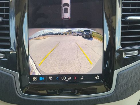 Used 2023 Volvo XC90 B6 Plus w/ Protection Package Premier AWD/4WD image 21
