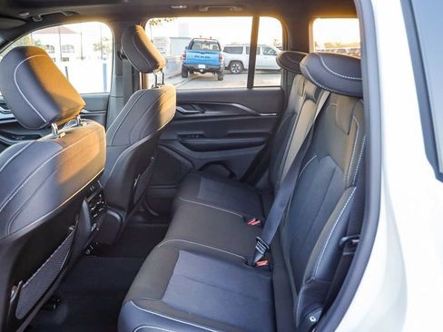 New 2025 Jeep Grand Cherokee Laredo X w/ Luxury Tech Group I image 20