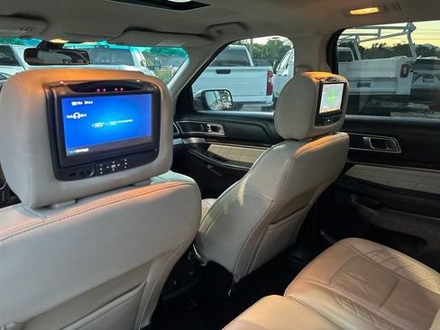 Used 2016 Ford Explorer Platinum AWD/4WD image 36