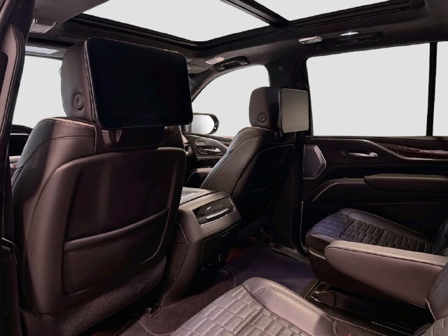 Used 2024 Cadillac Escalade Sport Platinum w/ LPO, ONYX Package AWD/4WD image 20
