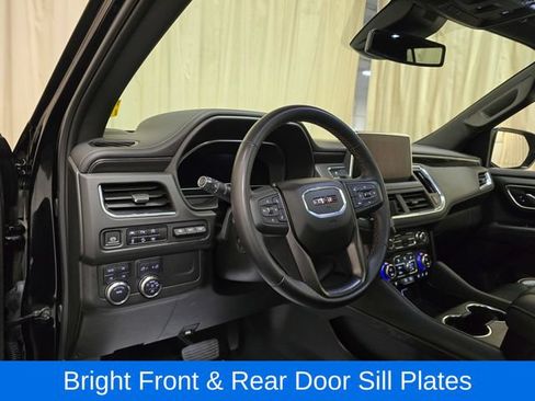 Used 2024 GMC Yukon AT4 w/ Technology Package AWD/4WD image 17