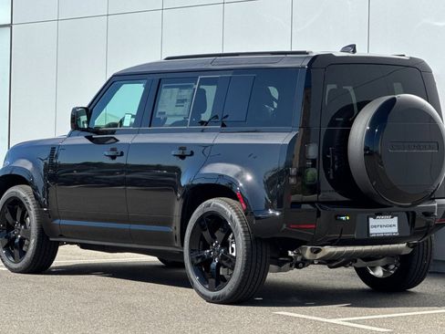 New 2026 Land Rover Defender 110 X-Dynamic SE AWD/4WD image 3