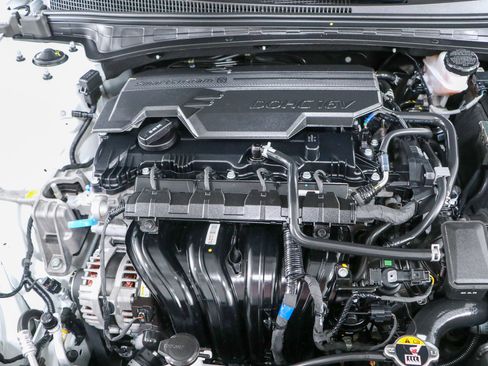 Used 2025 Hyundai Elantra Sport FWD image 28