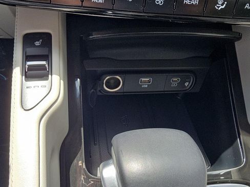 Certified 2023 Kia Telluride EX w/ EX Captain's Chair Package AWD/4WD image 25