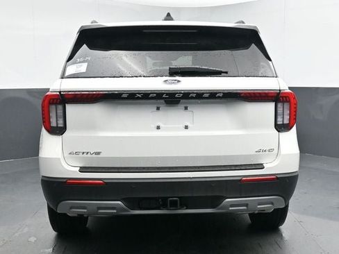 Used 2025 Ford Explorer Active w/ Active Comfort Package AWD/4WD image 9