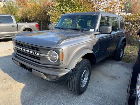 New 2025 Ford Bronco 4-Door image 9
