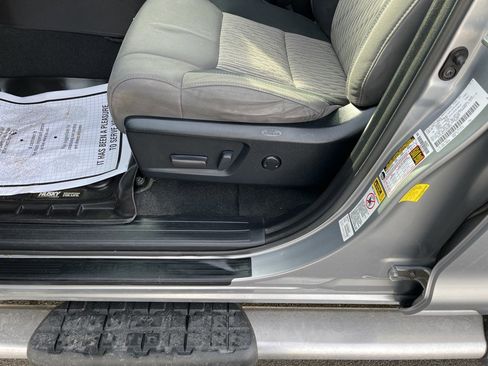 Used 2016 Toyota Tundra SR5 image 9