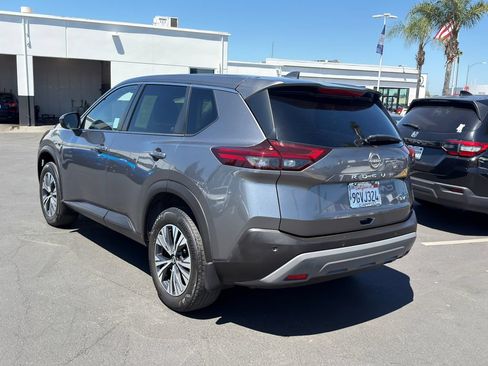 Used 2023 Nissan Rogue SV FWD image 9