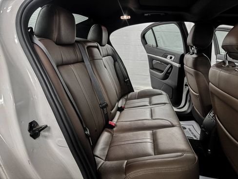 Used 2013 Lincoln MKS AWD image 11