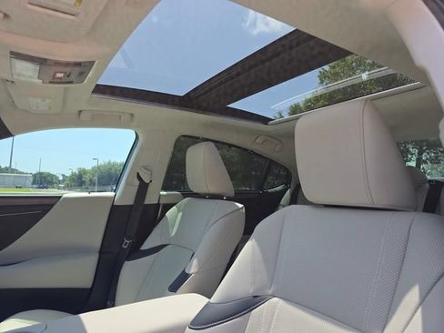 Used 2024 Lexus ES 350 Ultra Luxury w/ Accessory Package (Z1) FWD image 21