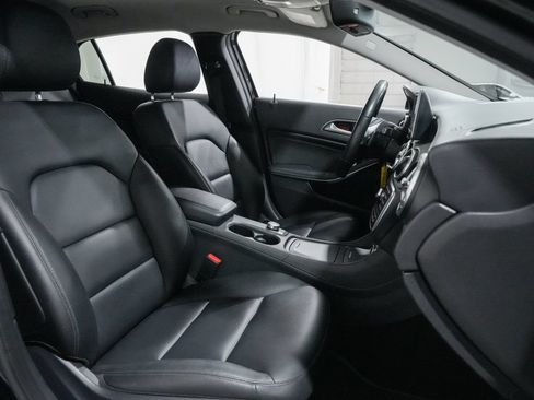 Used 2015 Mercedes-Benz GLA 250 4MATIC image 23