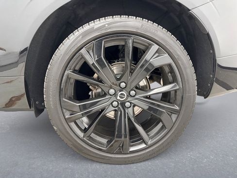 Used 2024 Volvo XC60 B5 Ultimate w/ Protection Package Premier AWD/4WD image 26
