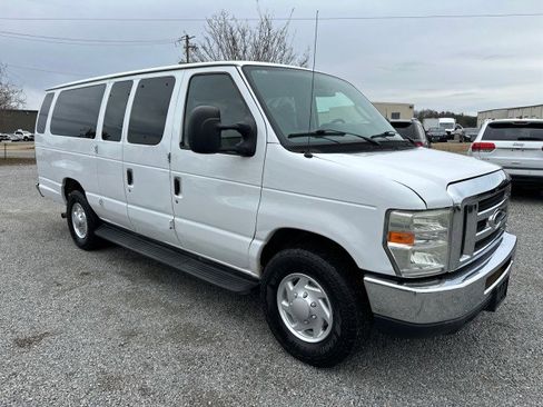 Used 2010 Ford E-350 and Econoline 350 XLT image 5