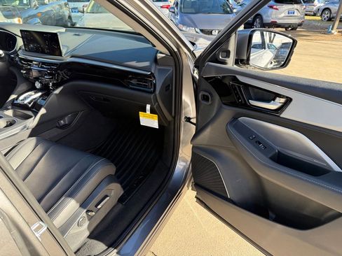 Certified 2025 Acura MDX w/ Technology Package image 23