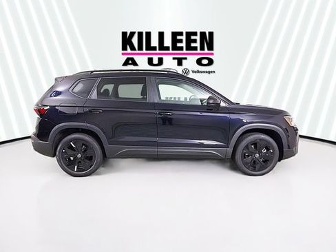 New 2026 Volkswagen Taos SE FWD image 8