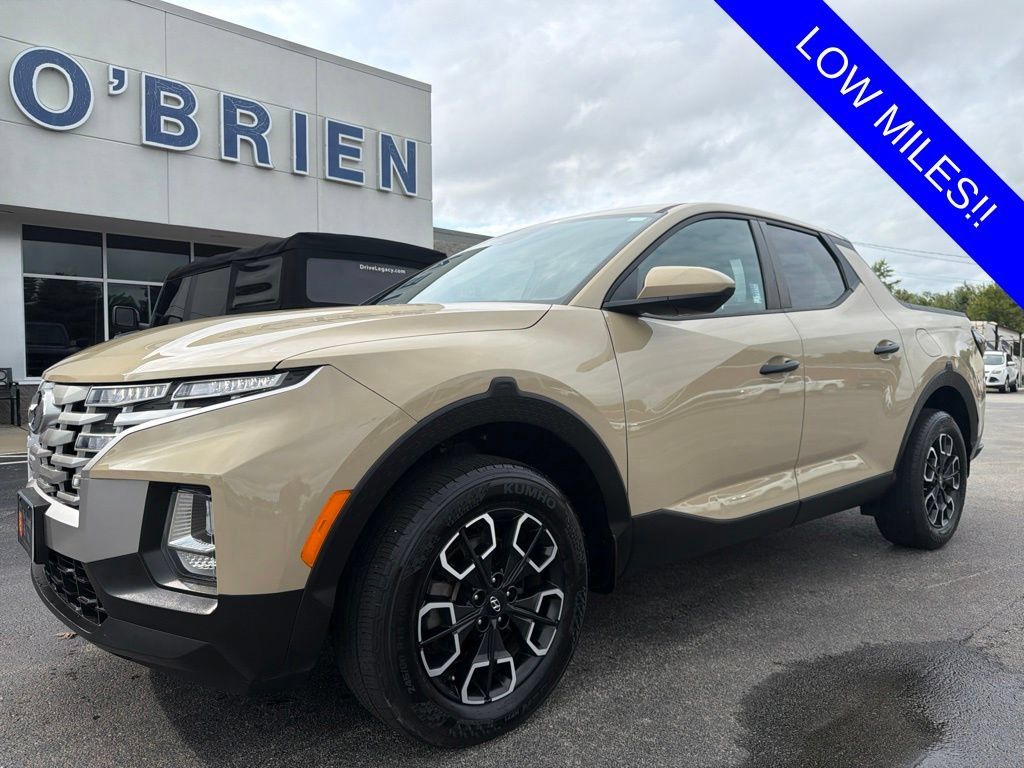 Used 2023 Hyundai Santa Cruz SE FWD image 1